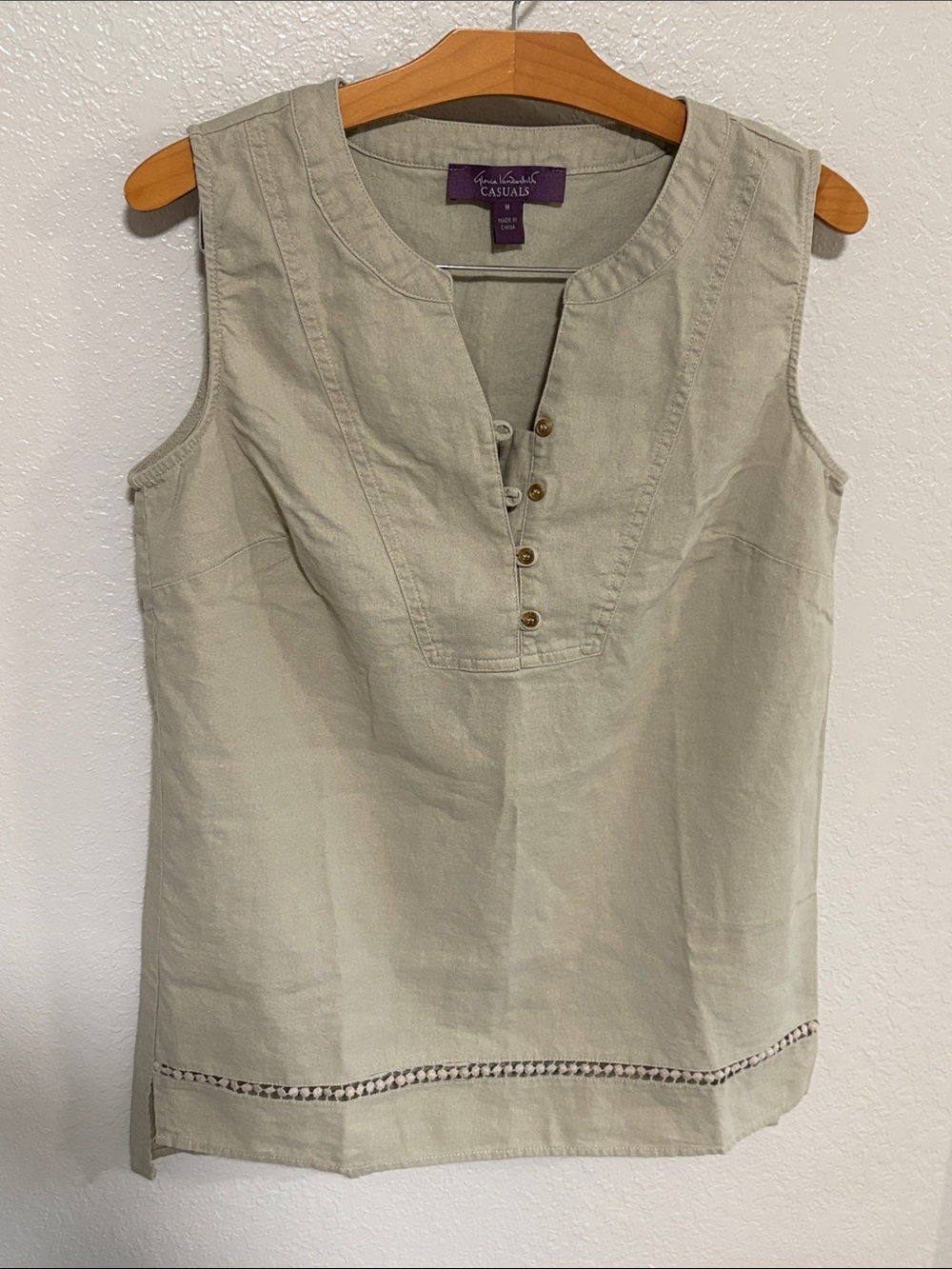 Gloria Vanderbilt Casuals Sleeveless Linen-Blend Notch Neck Tank